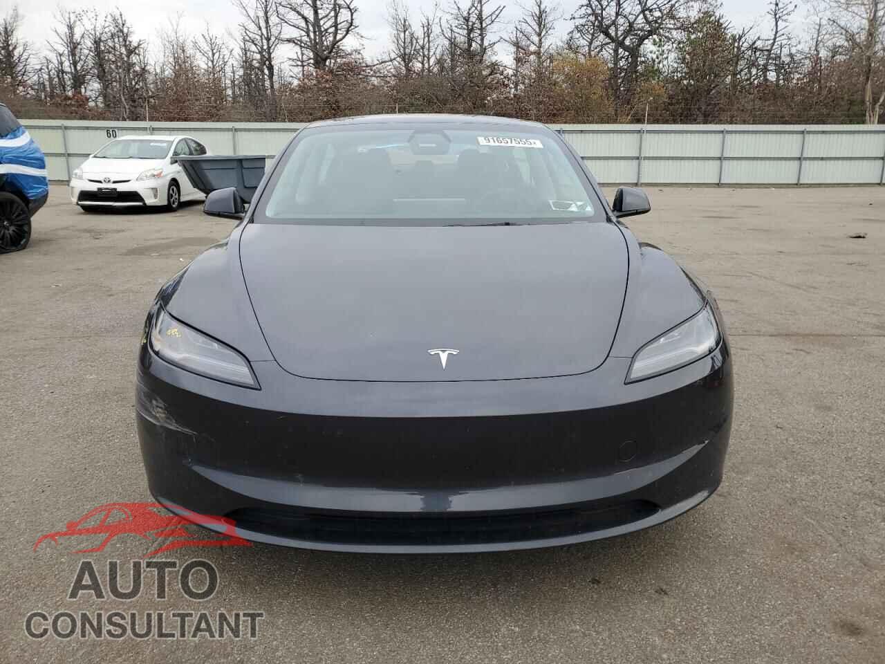 TESLA MODEL 3 2024 - 5YJ3E1EA4RF774059