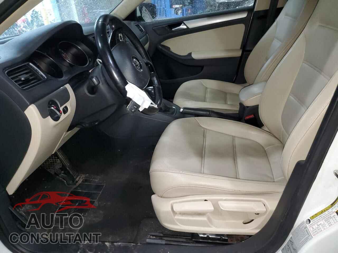 VOLKSWAGEN JETTA 2017 - 3VWDB7AJ2HM295765