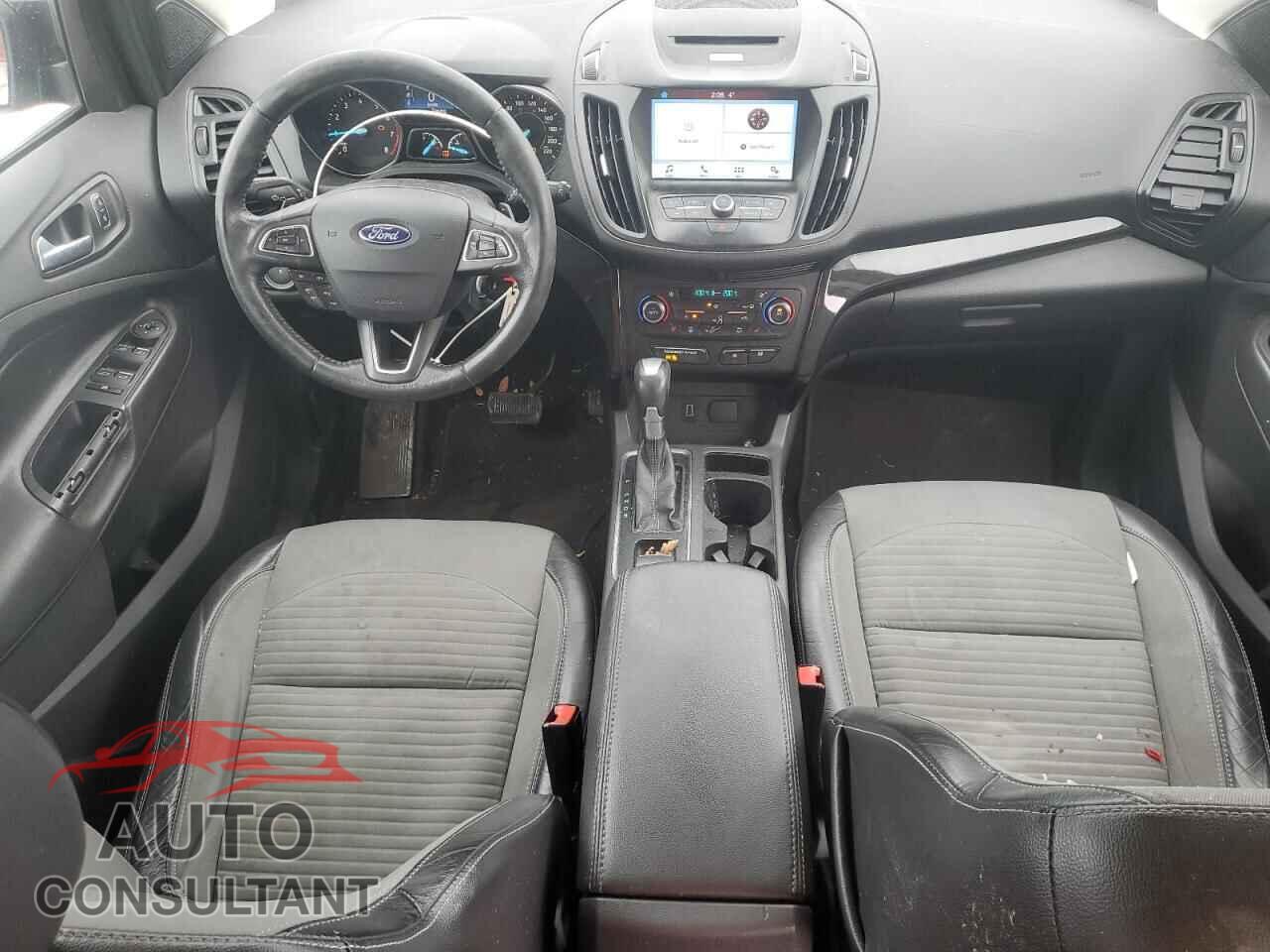 FORD ESCAPE 2017 - 1FMCU0GD2HUE99393