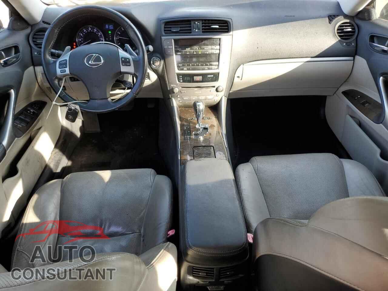 LEXUS IS 2011 - JTHBF5C23B5138749
