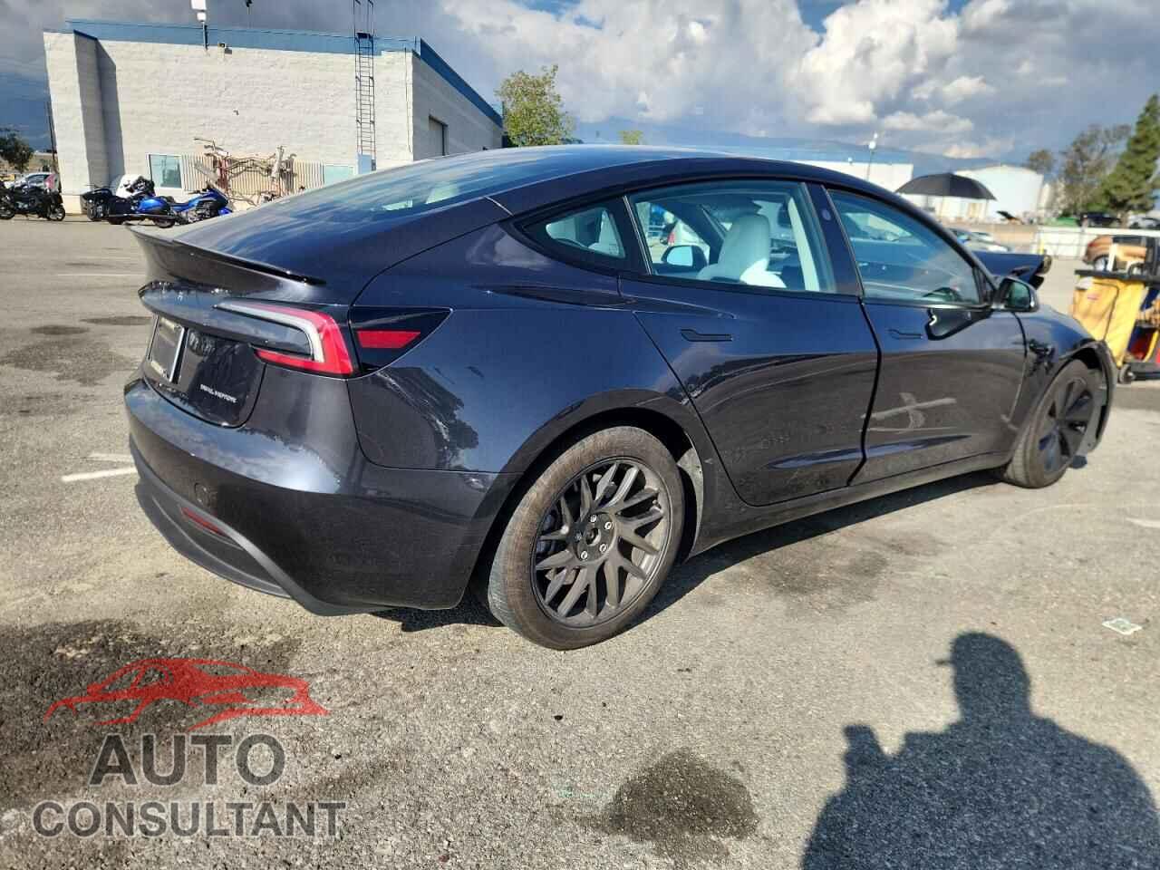 TESLA MODEL 3 2024 - 5YJ3E1EB6RF811010