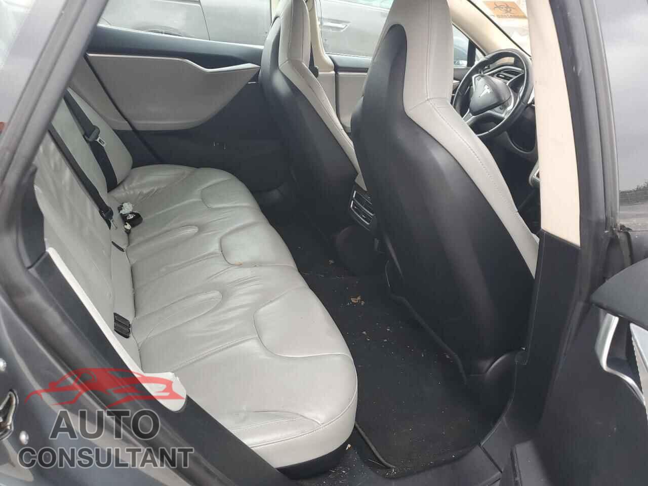 TESLA MODEL S 2013 - 5YJSA1CN8DFP12217