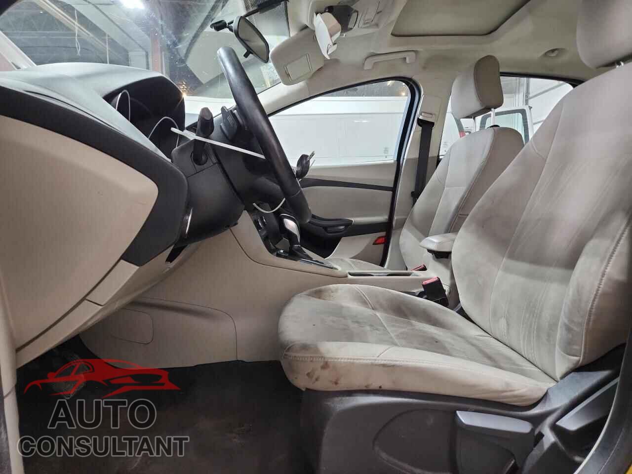 FORD FOCUS 2015 - 1FADP3F20FL246518