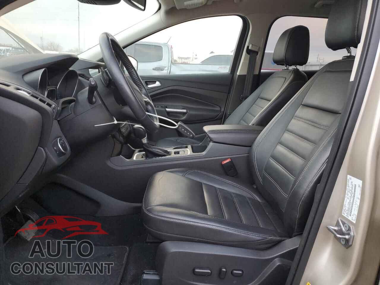 FORD ESCAPE 2017 - 1FMCU9JD6HUC17074