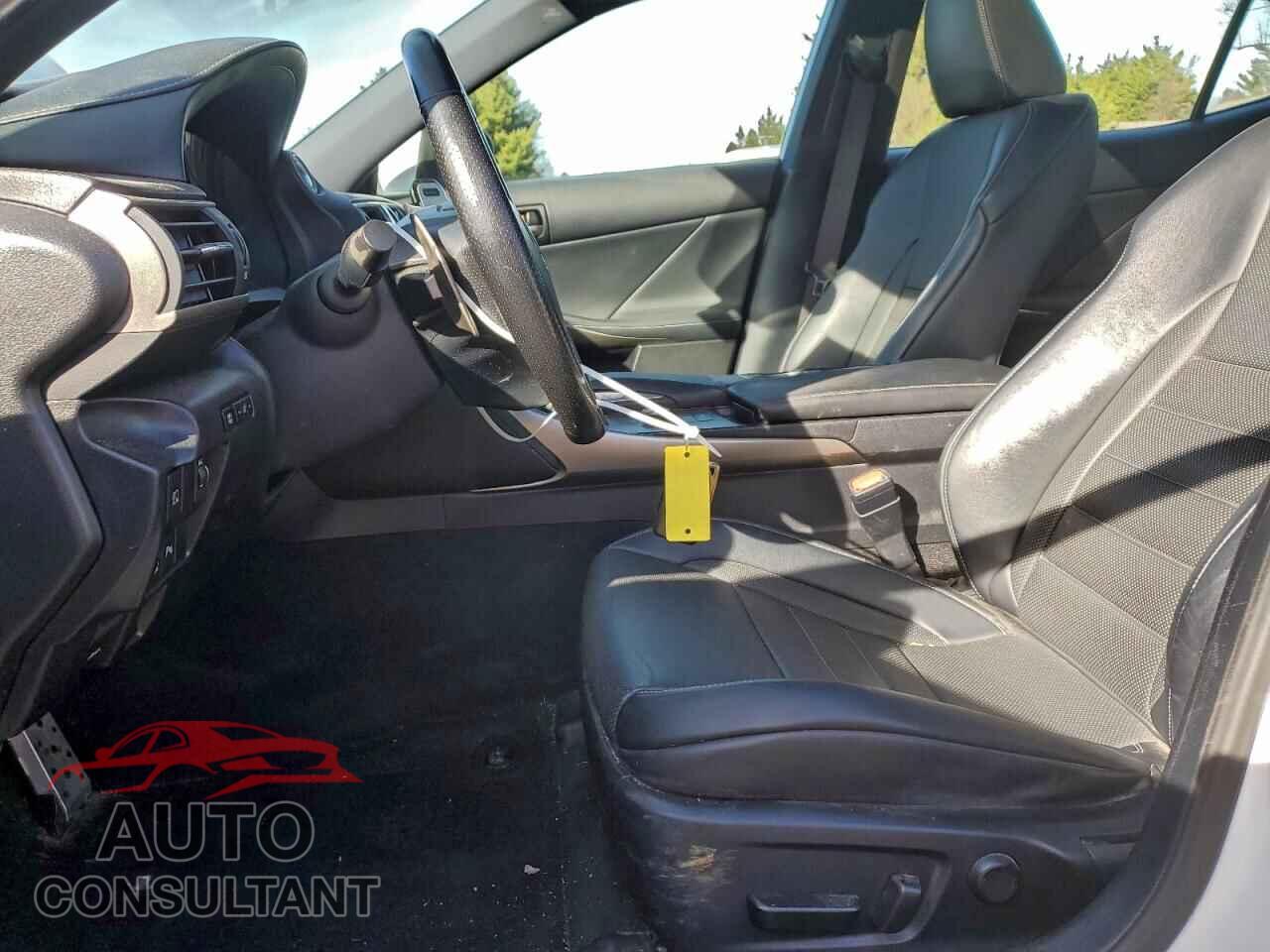 LEXUS IS 2019 - JTHBA1D23K5087209