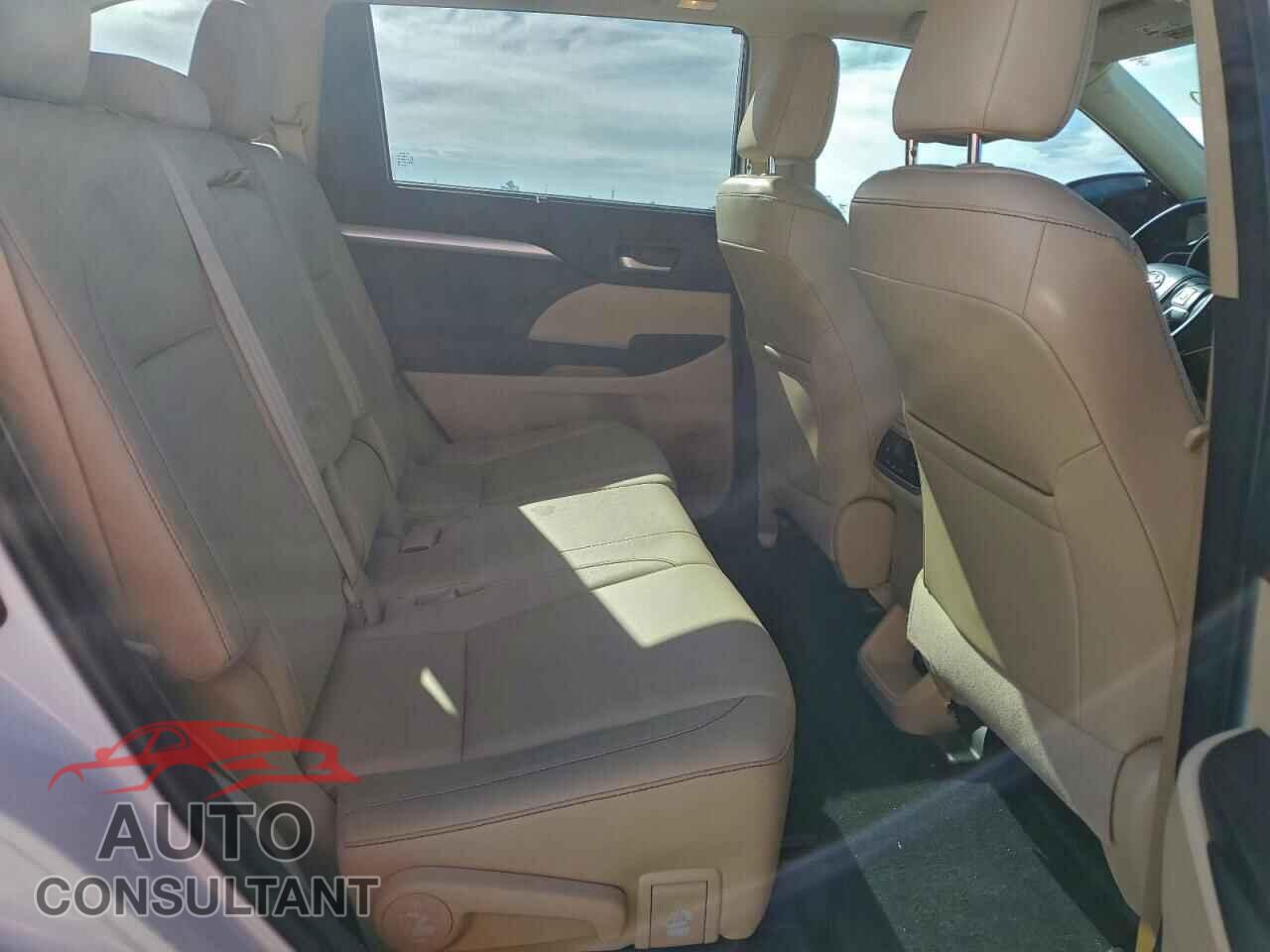 TOYOTA HIGHLANDER 2015 - 5TDKKRFH1FS044499