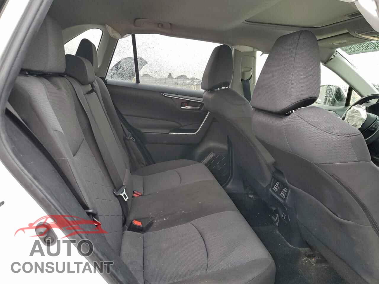 TOYOTA RAV4 2020 - JTMP1RFV8LD060348