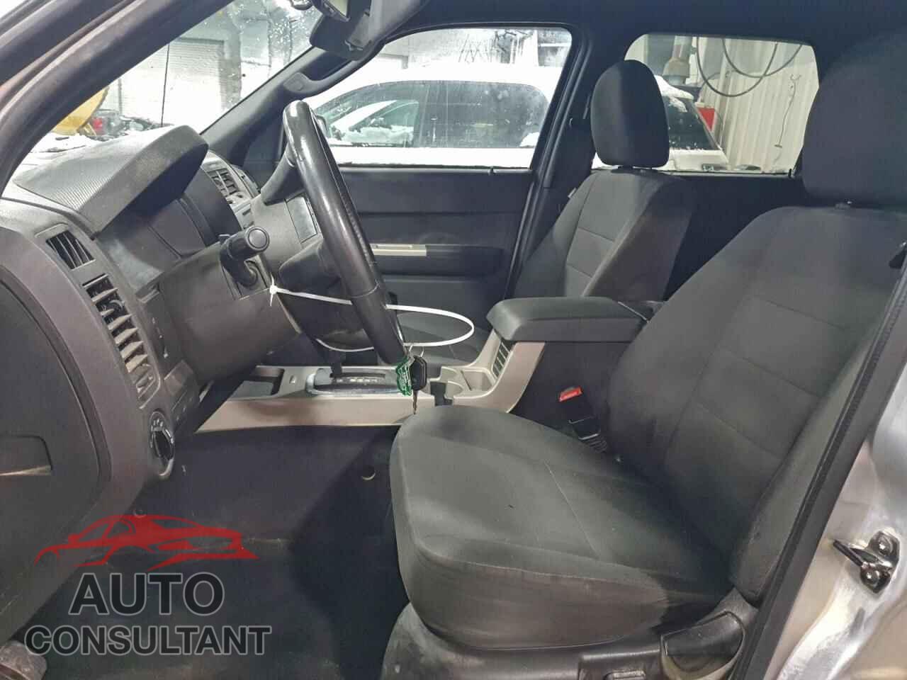 FORD ESCAPE 2010 - 1FMCU9DG7AKC31377