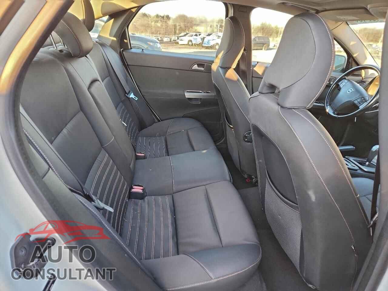 VOLVO S40 2010 - YV1390MS5A2489638