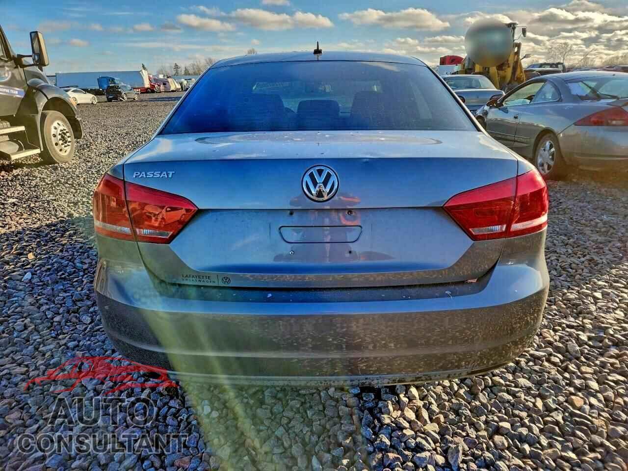 VOLKSWAGEN PASSAT 2012 - 1VWAH7A34CC096357
