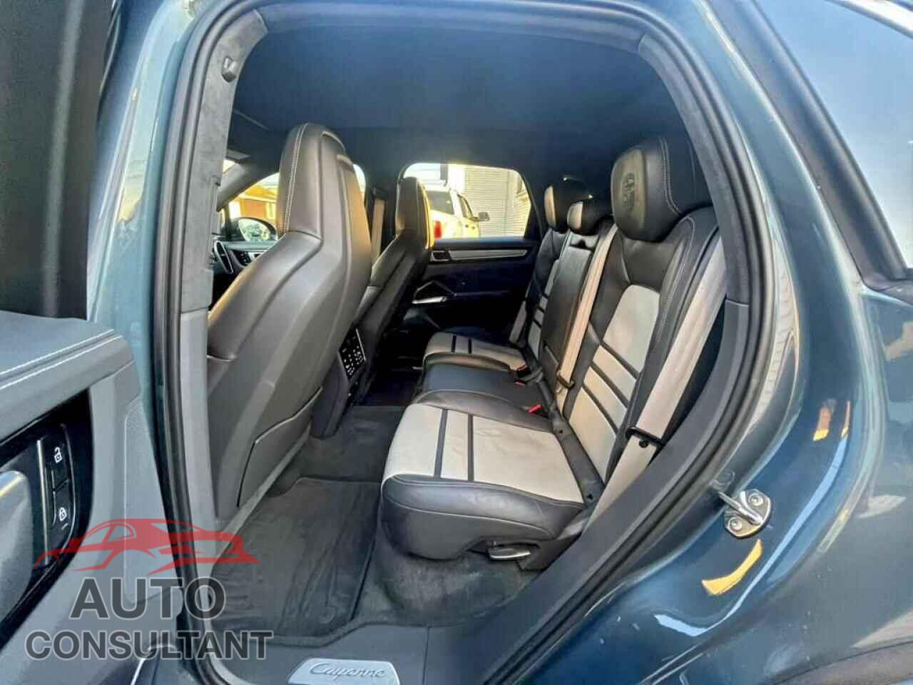 PORSCHE CAYENNE 2020 - WP1AF2AY7LDA39117