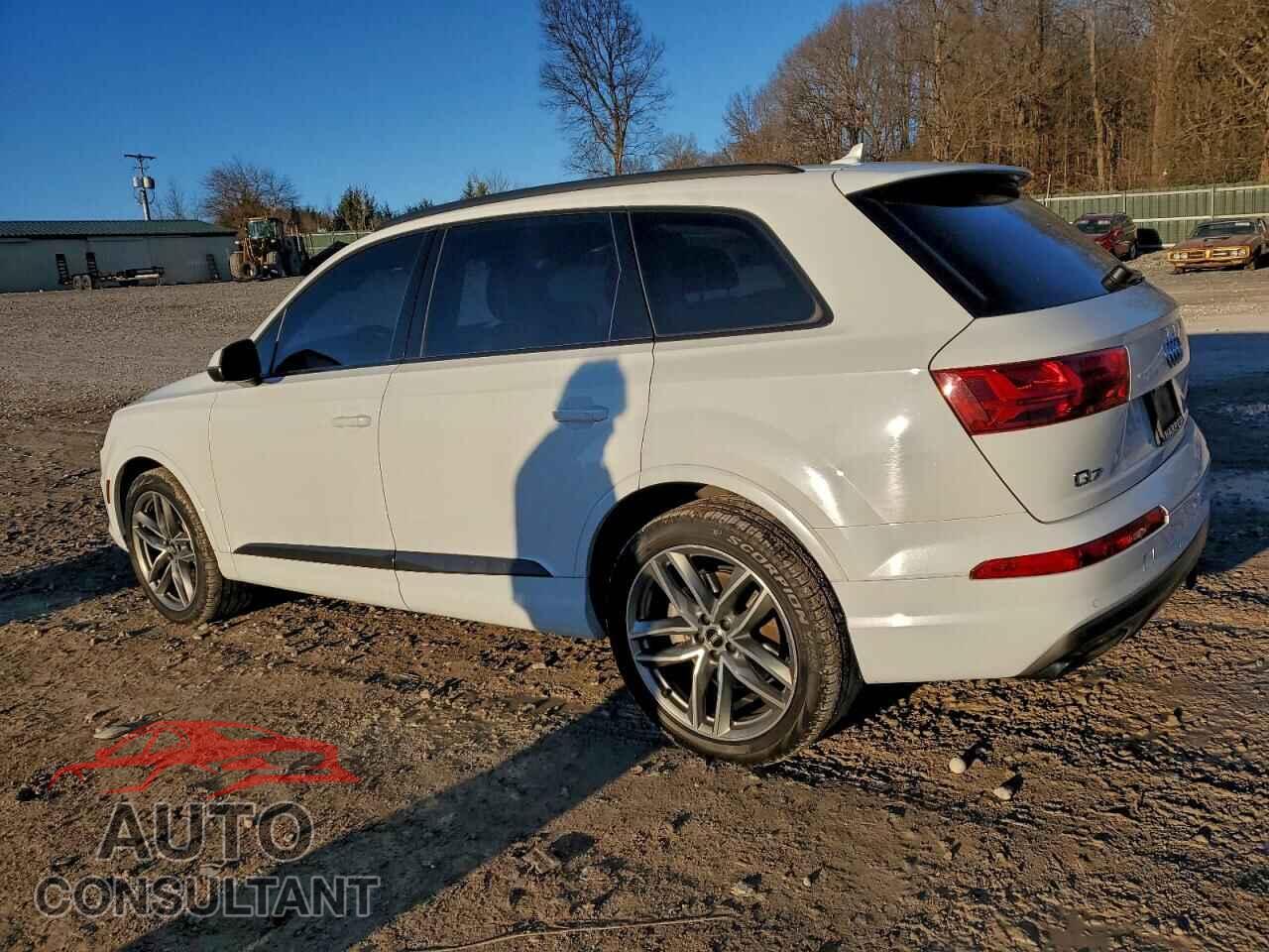 AUDI Q7 2018 - WA1VAAF77JD010283