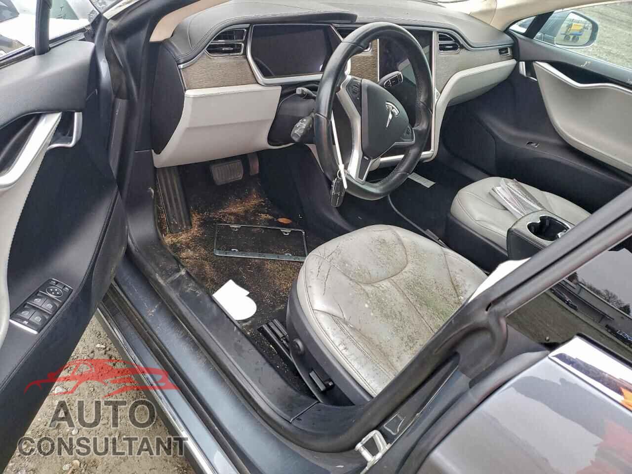 TESLA MODEL S 2013 - 5YJSA1CG5DFP03623
