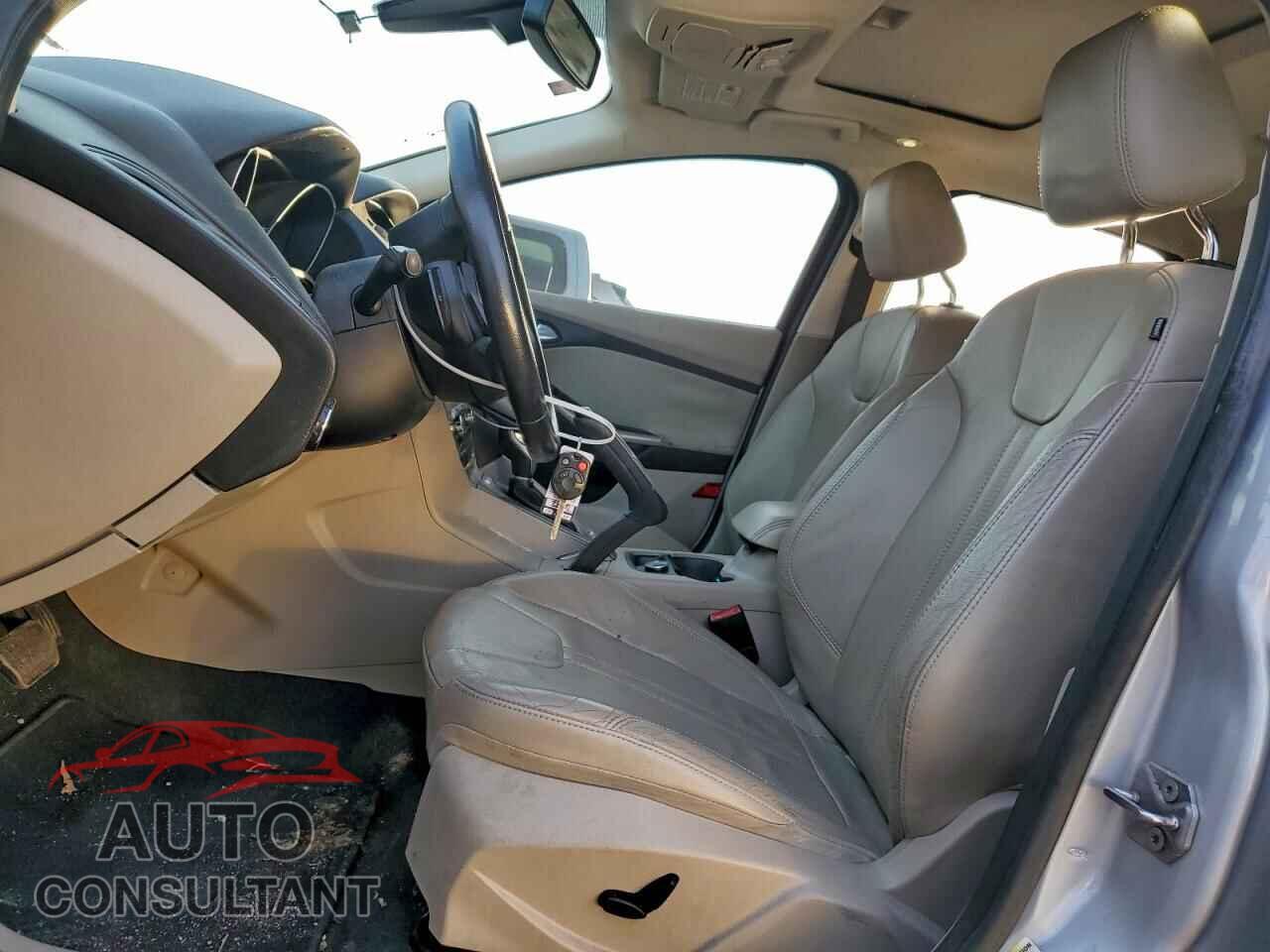 FORD FOCUS 2012 - 1FAHP3M23CL265581