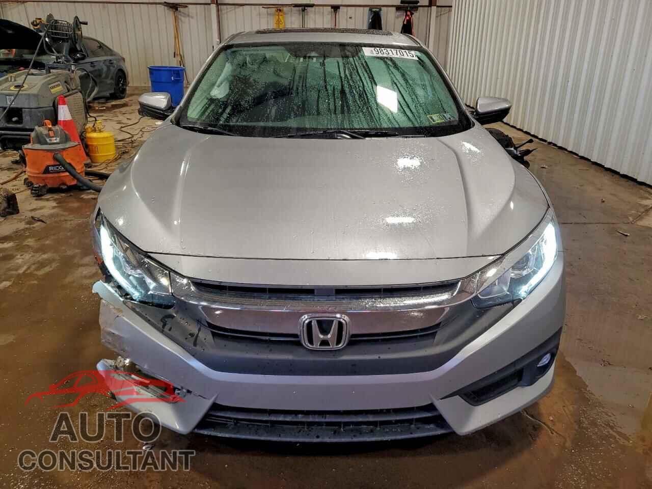 HONDA CIVIC 2018 - JHMFC1F45JX036128