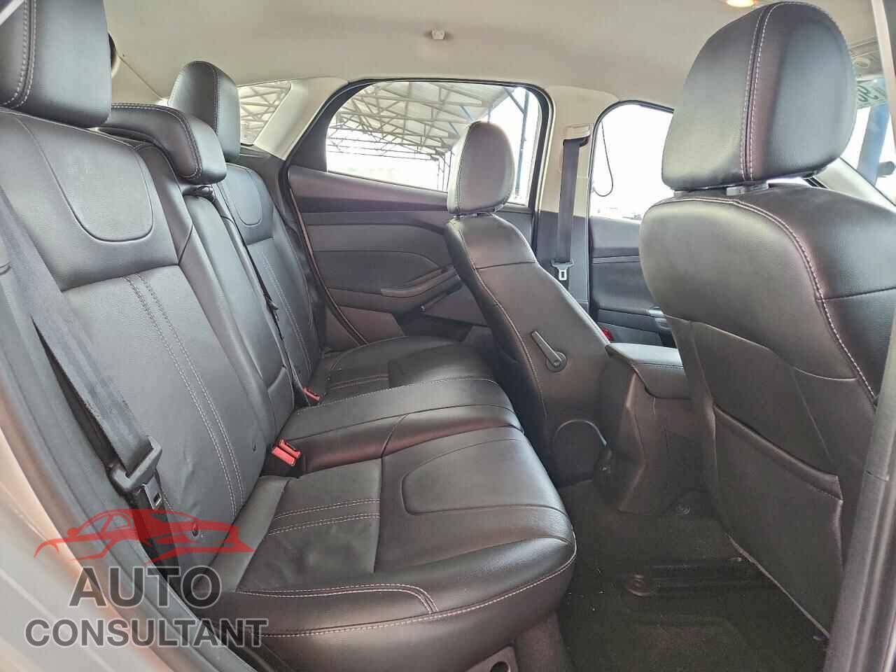 FORD FOCUS 2014 - 1FADP3N2XEL413130