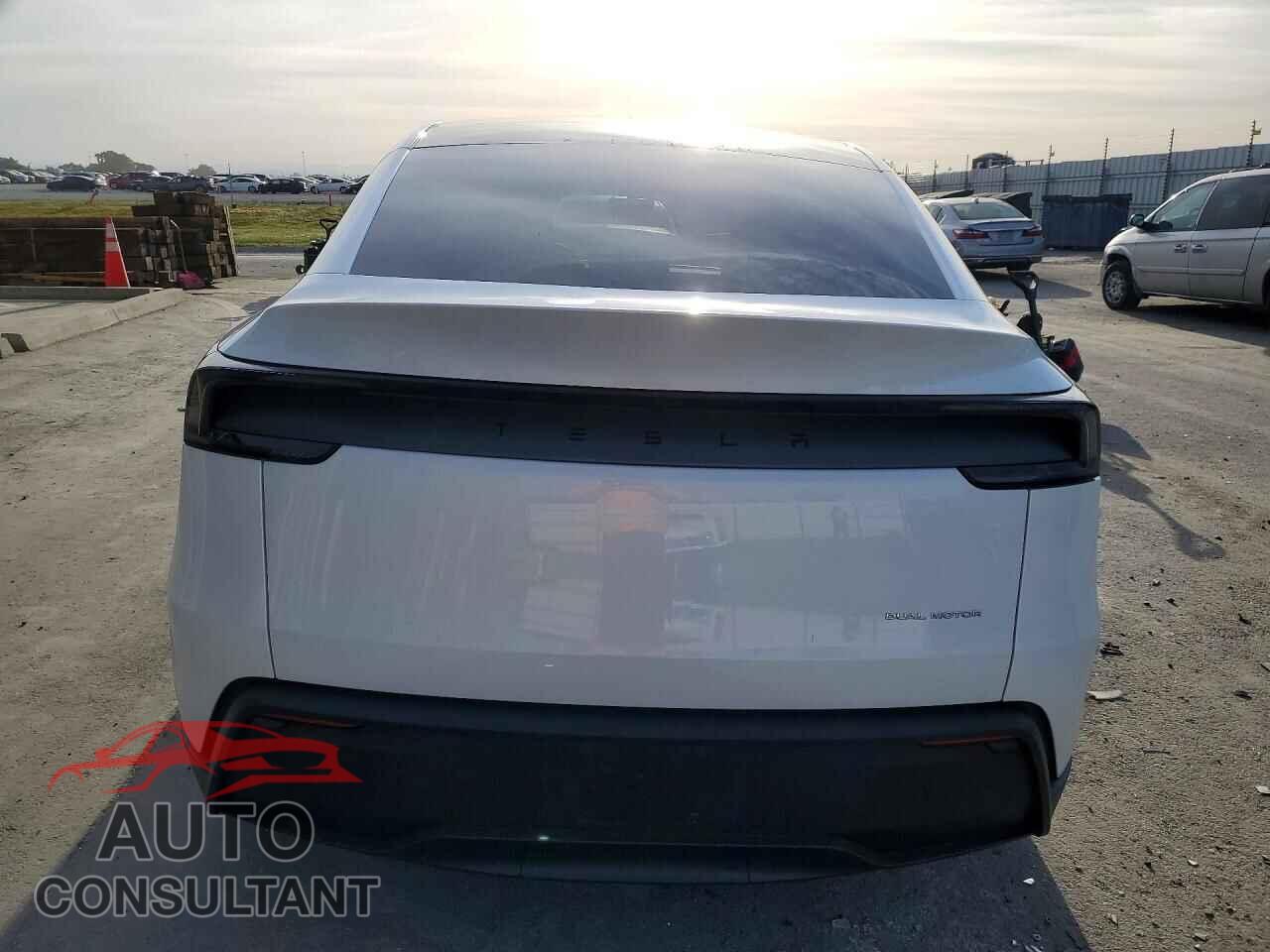 TESLA MODEL Y 2026 - 7SAYGDEEXTF518068