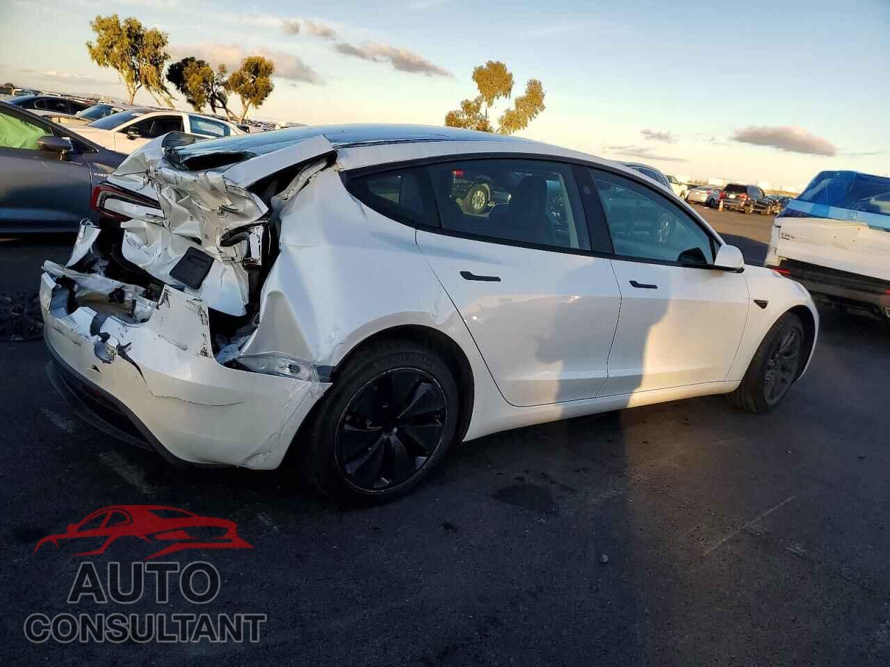 TESLA MODEL 3 2024 - 5YJ3E1EA6RF787704