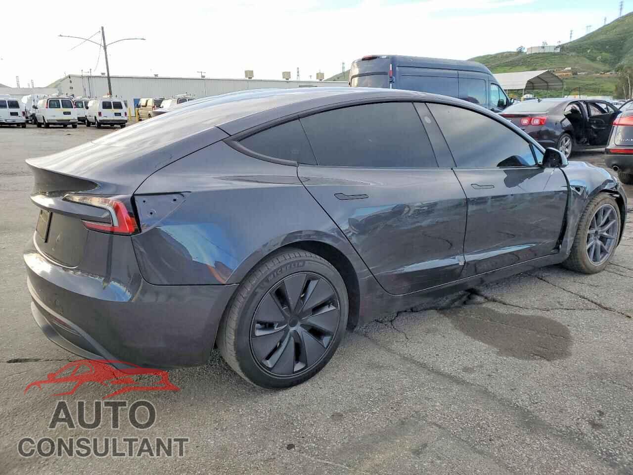 TESLA MODEL 3 2024 - 5YJ3E1EA9RF849273