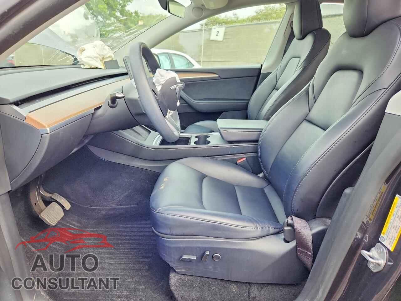 TESLA MODEL Y 2024 - 7SAYGDED5RF019565