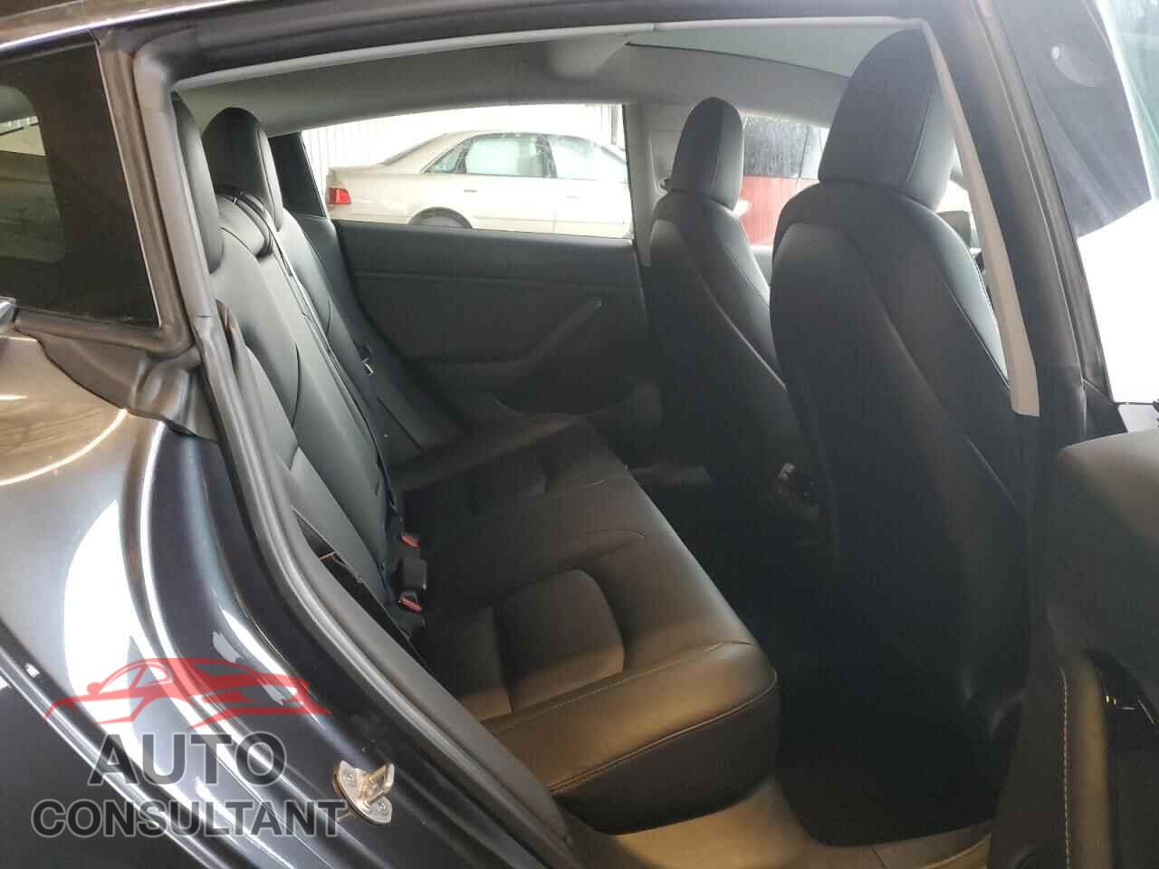 TESLA MODEL 3 2018 - 5YJ3E1EAXJF033970