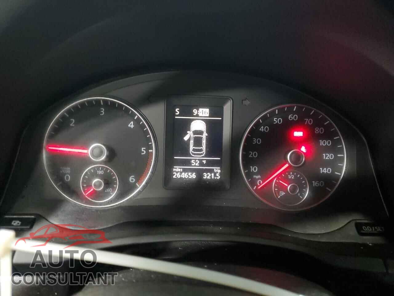VOLKSWAGEN JETTA 2010 - 3VWAL7AJ5AM179224