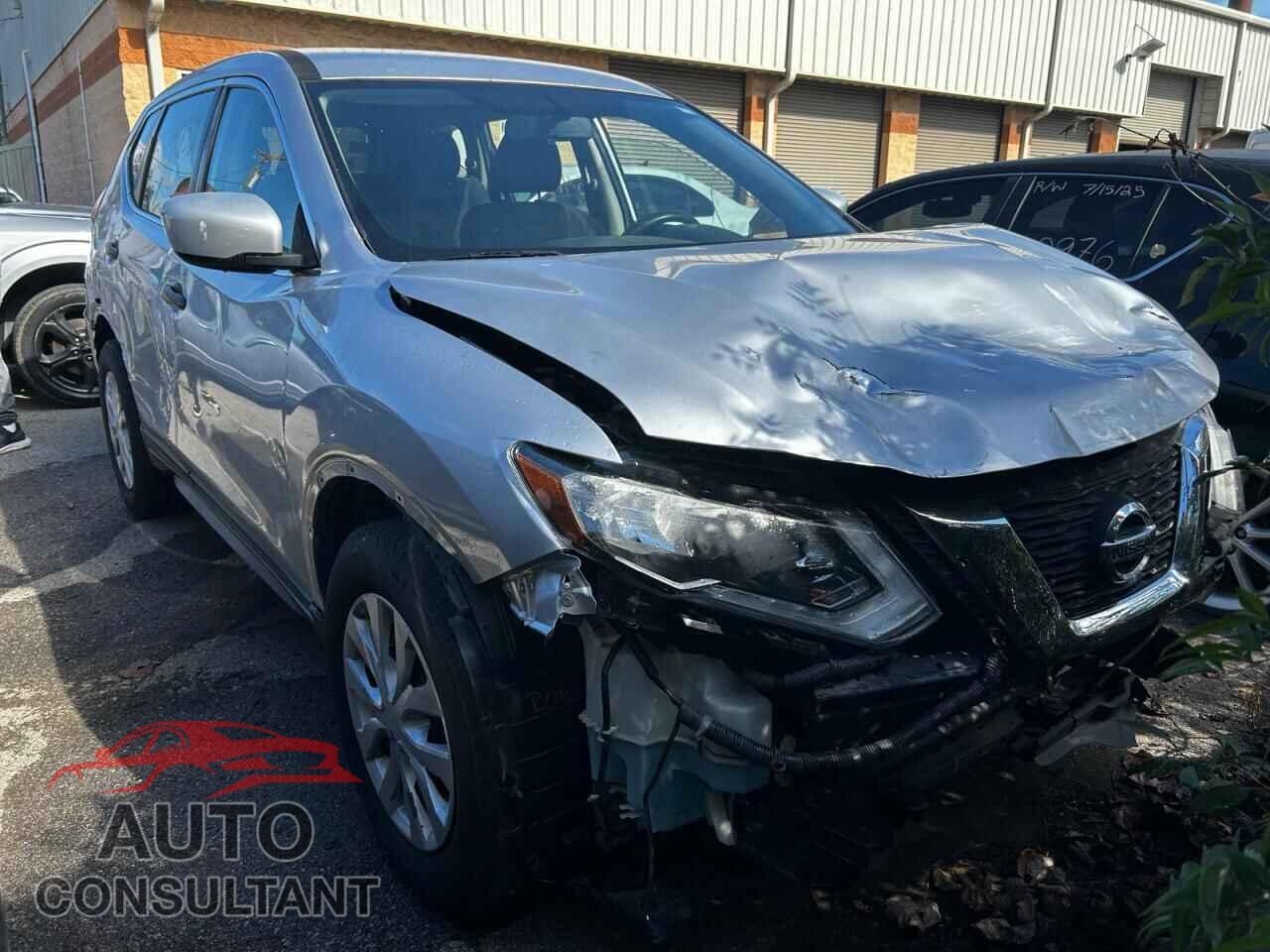 NISSAN ROGUE 2017 - KNMAT2MT5HP554052