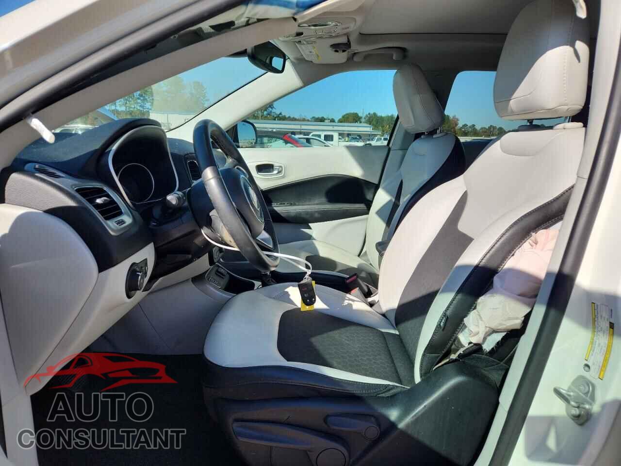 JEEP COMPASS 2019 - 3C4NJCBB5KT615989