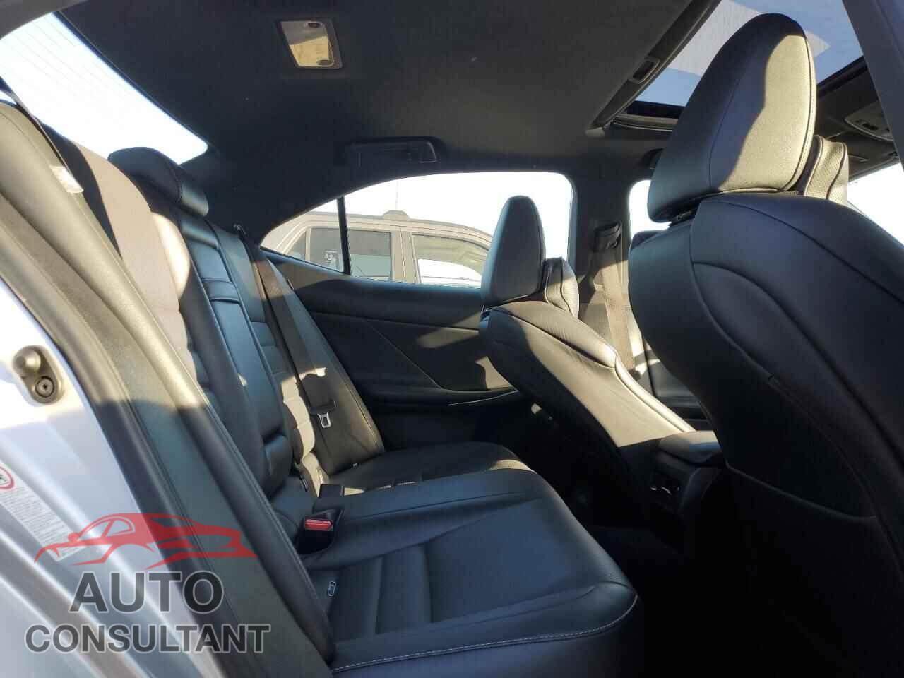 LEXUS IS 2014 - JTHCE1D23E5002933