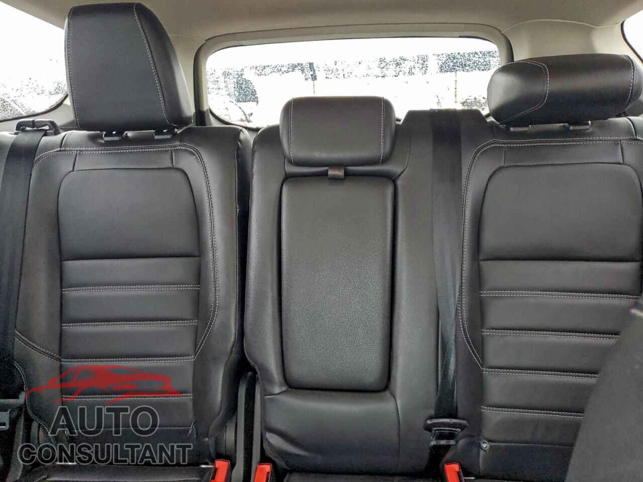 FORD ESCAPE 2017 - 1FMCU9JD8HUD74329