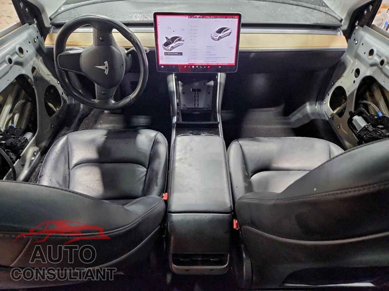 TESLA MODEL 3 2018 - 5YJ3E1EB0JF087657