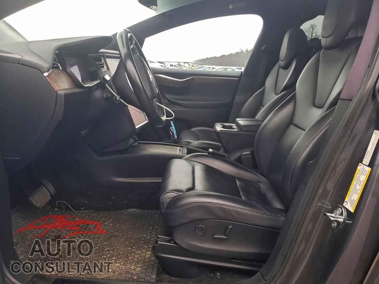 TESLA MODEL X 2017 - 5YJXCAE22HF077150