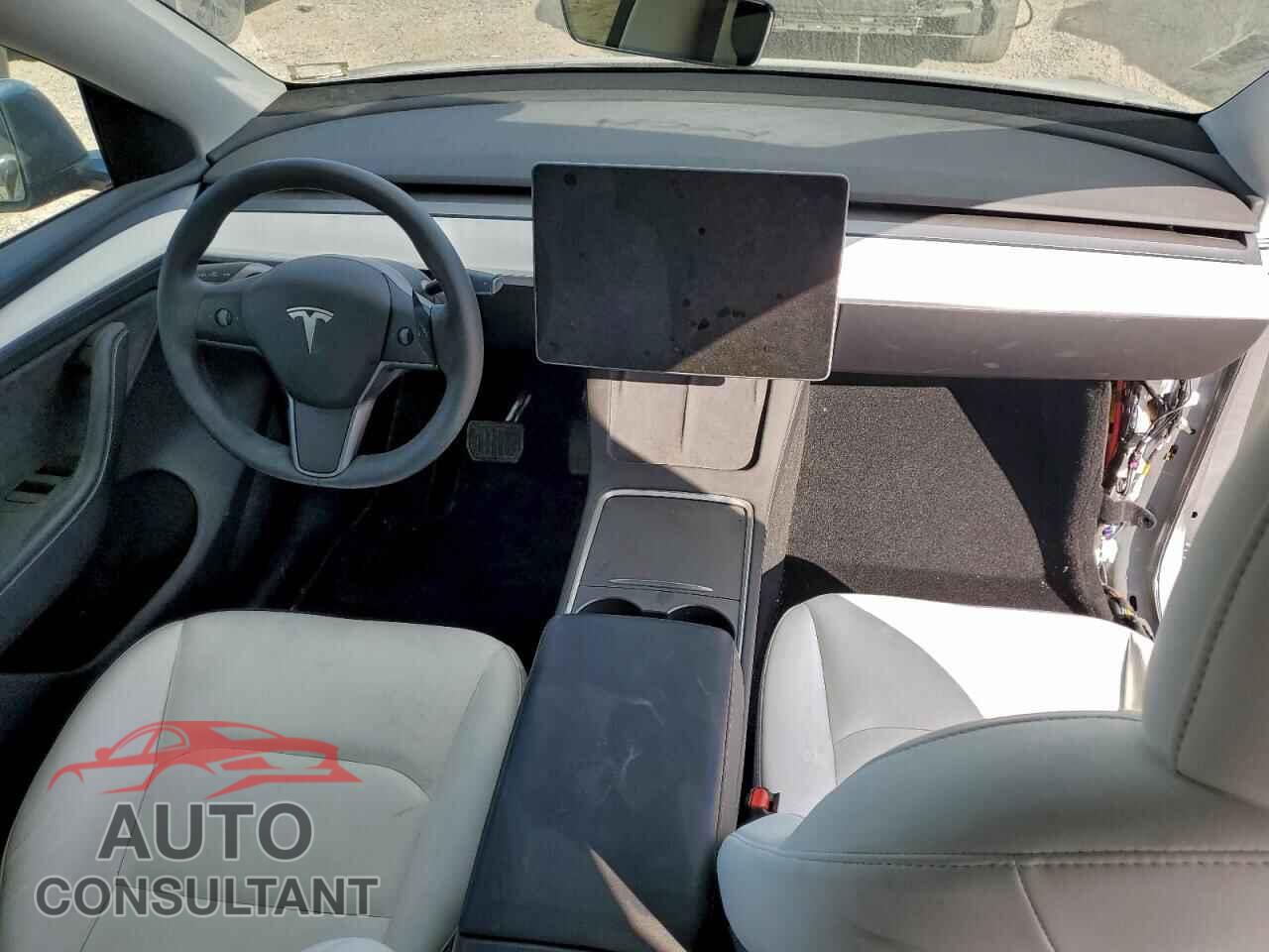 TESLA MODEL Y 2024 - 7SAYGDEE9RA301150
