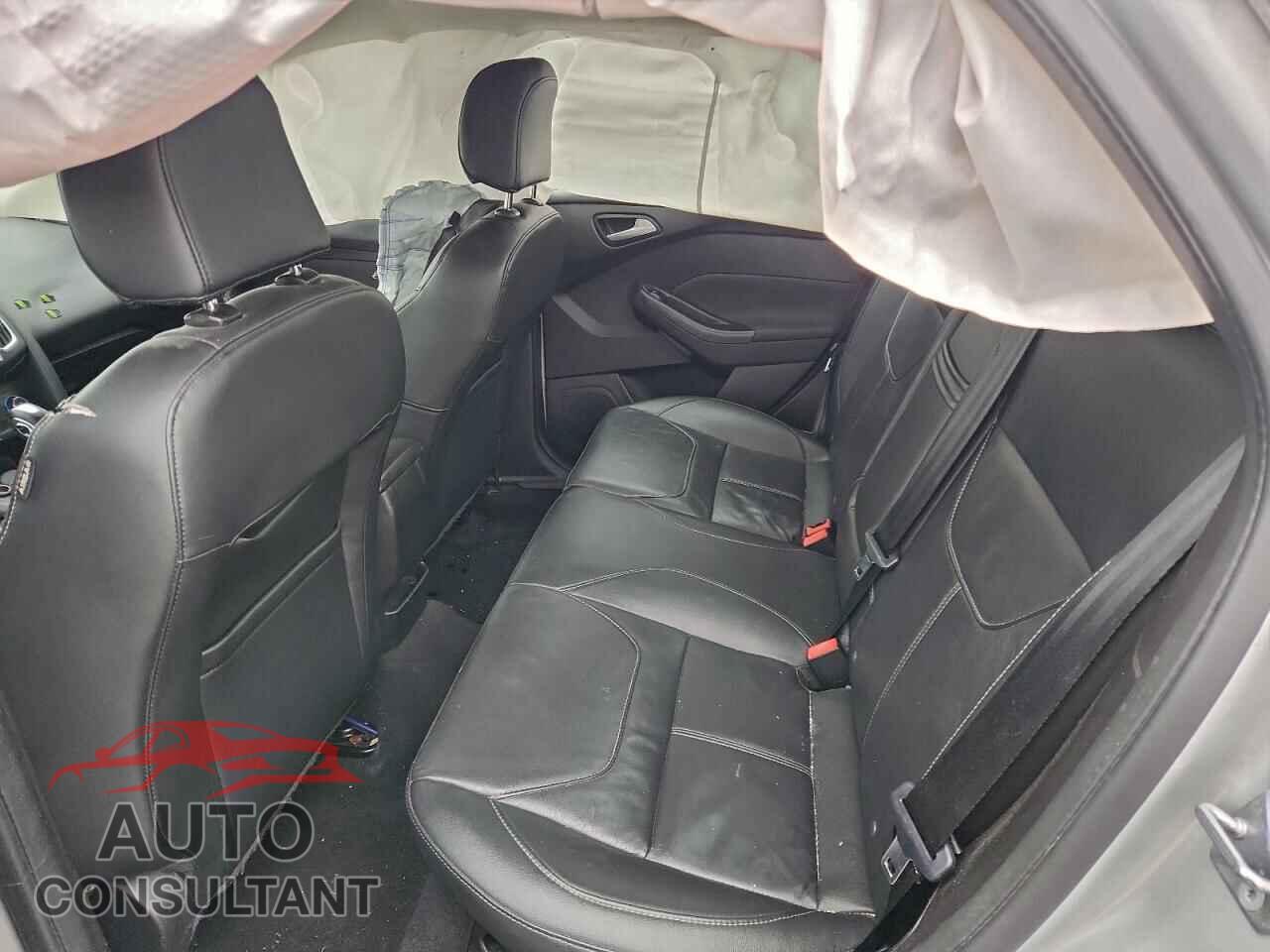 FORD FOCUS 2016 - 1FADP3F22GL332298