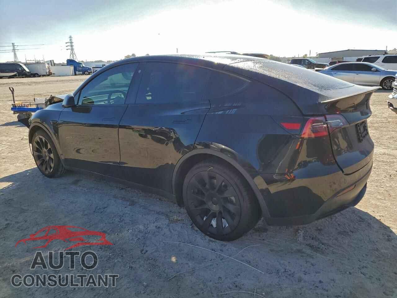 TESLA MODEL Y 2021 - 5YJYGDED0MF123256
