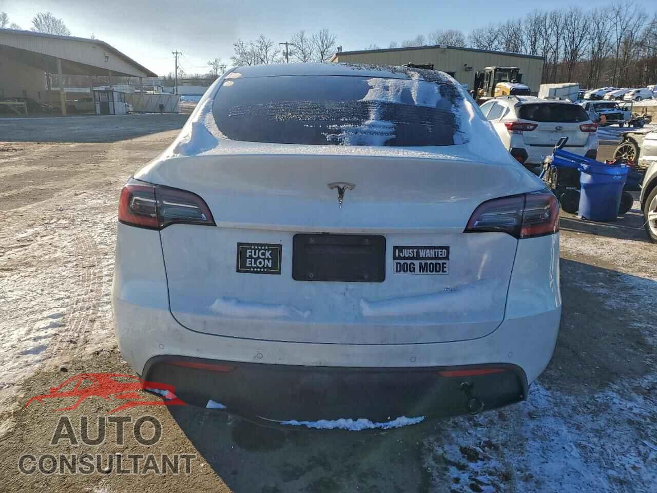 TESLA MODEL Y 2021 - 5YJYGDEE9MF130098
