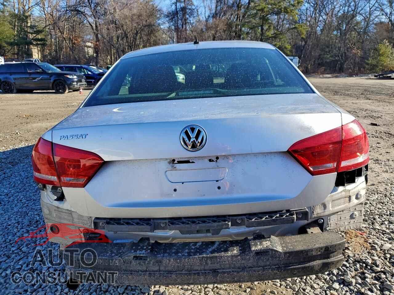 VOLKSWAGEN PASSAT 2013 - 1VWAP7A37DC093330