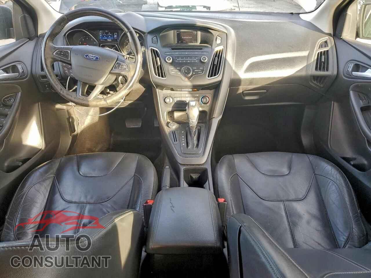 FORD FOCUS 2015 - 1FADP3K21FL264127