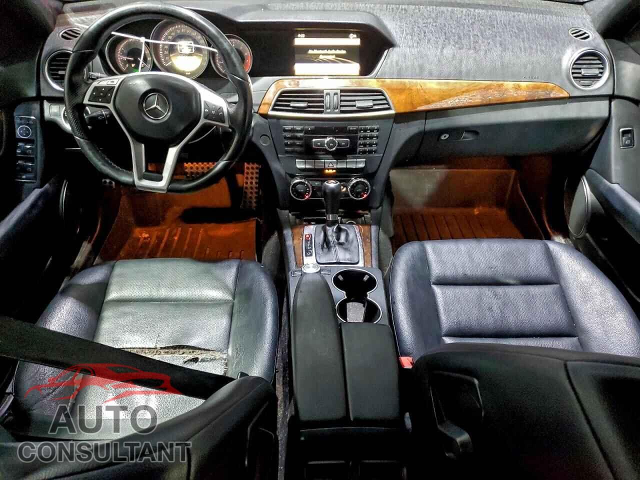 MERCEDES-BENZ C-CLASS 2012 - WDDGF8BB0CR204121