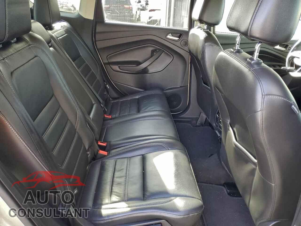 FORD ESCAPE 2017 - 1FMCU0JD6HUB42226