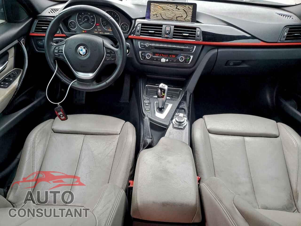 BMW 3 SERIES 2013 - WBA3A5G56DNP26105