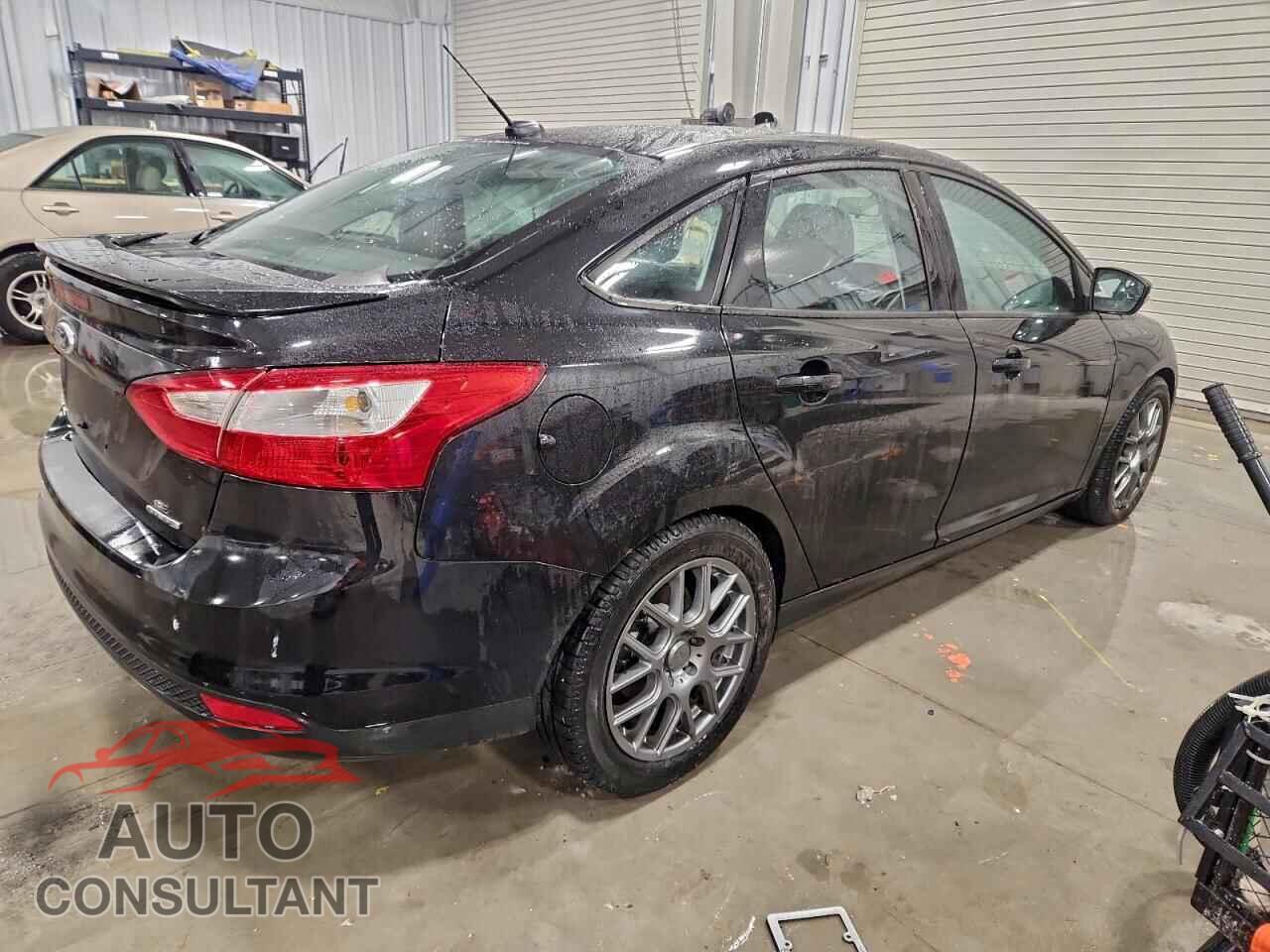 FORD FOCUS 2014 - 1FADP3F26EL389696