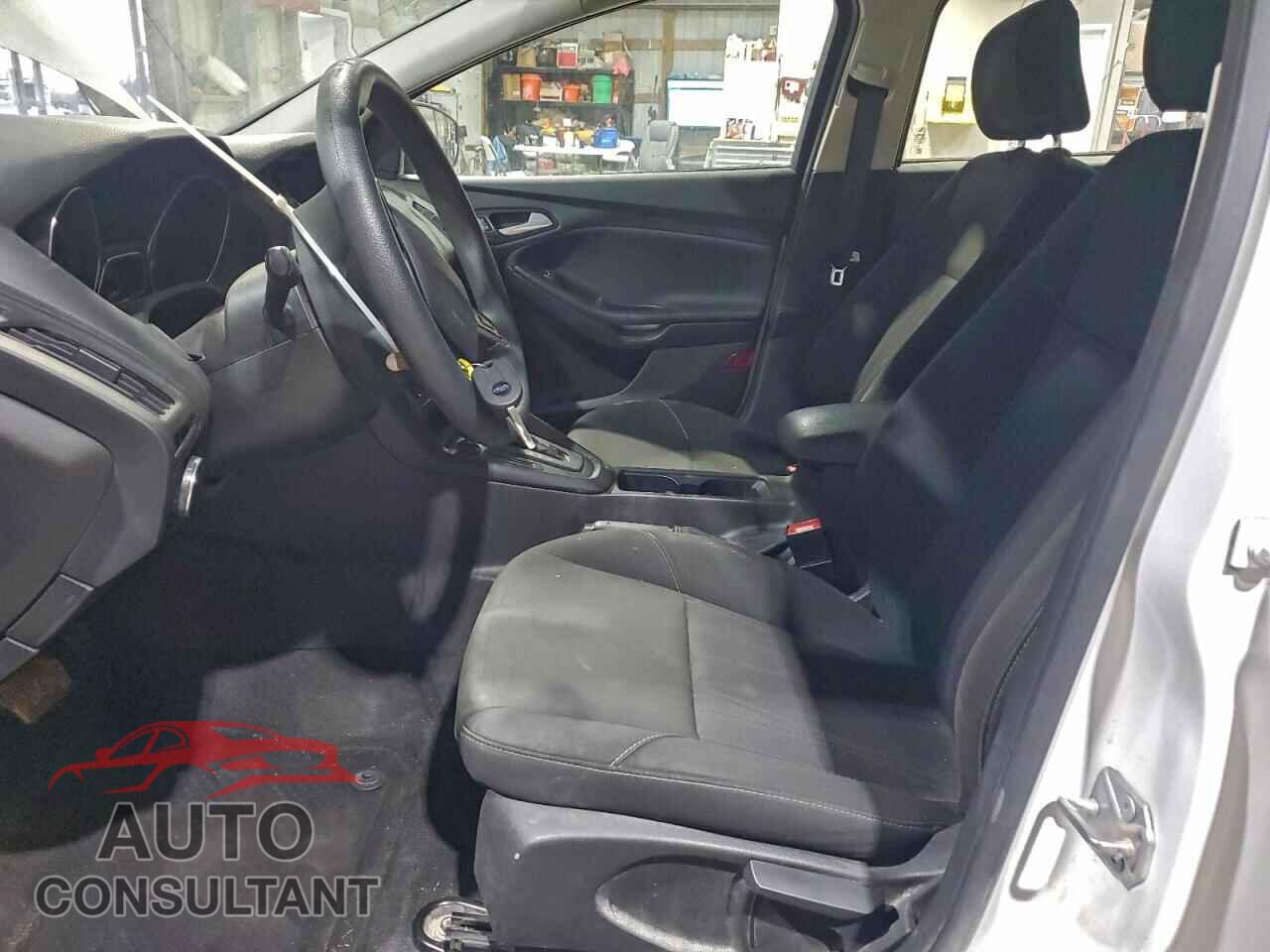 FORD FOCUS 2017 - 1FADP3F22HL284318
