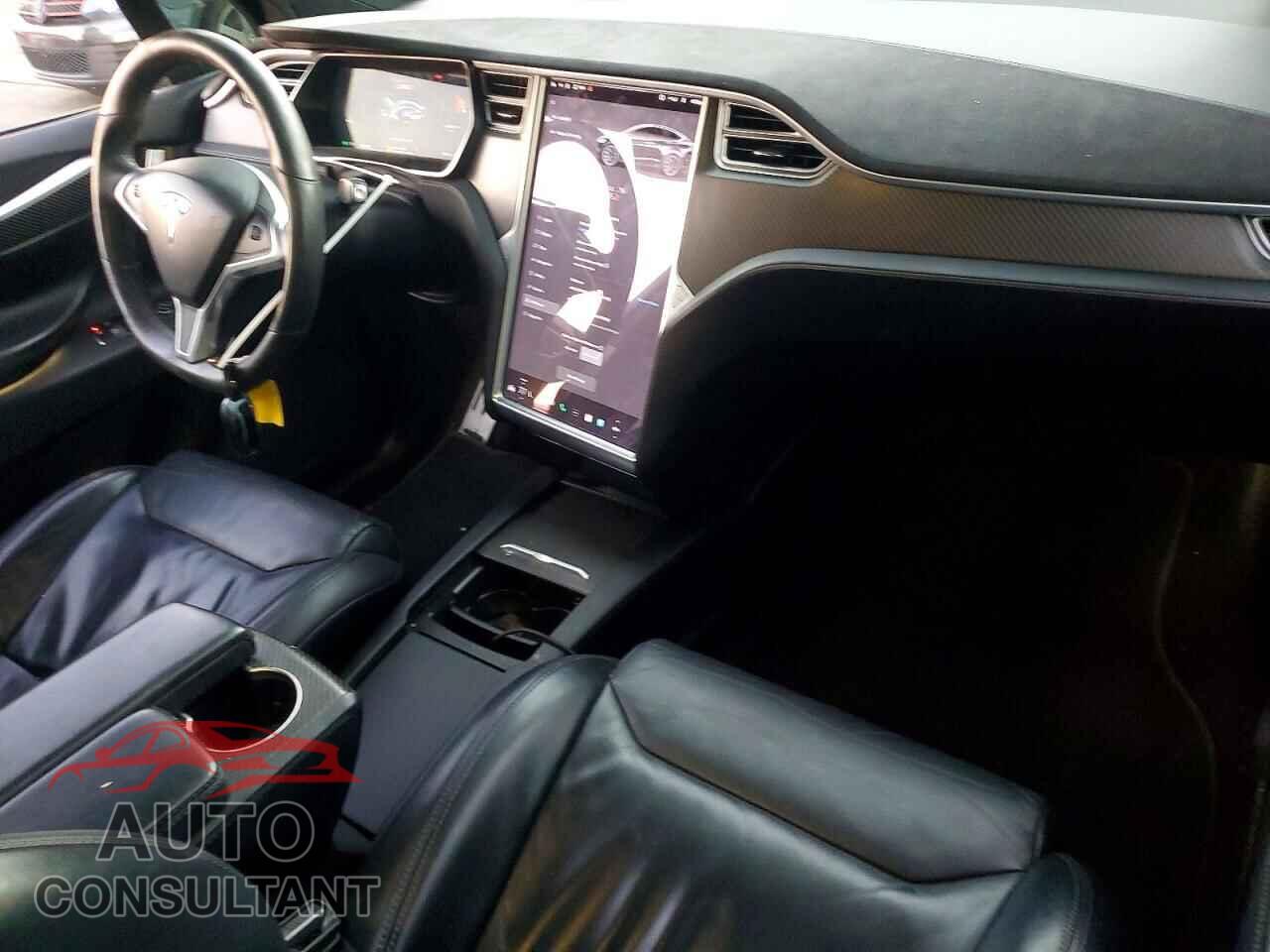 TESLA MODEL X 2017 - 5YJXCBE43HF048473