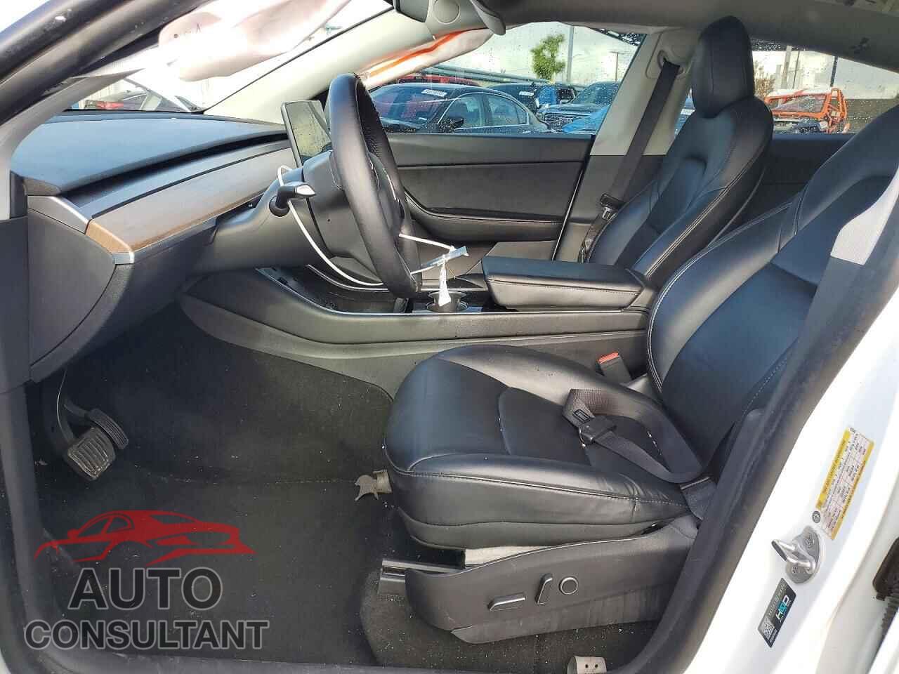 TESLA MODEL Y 2021 - 5YJYGDED2MF103543
