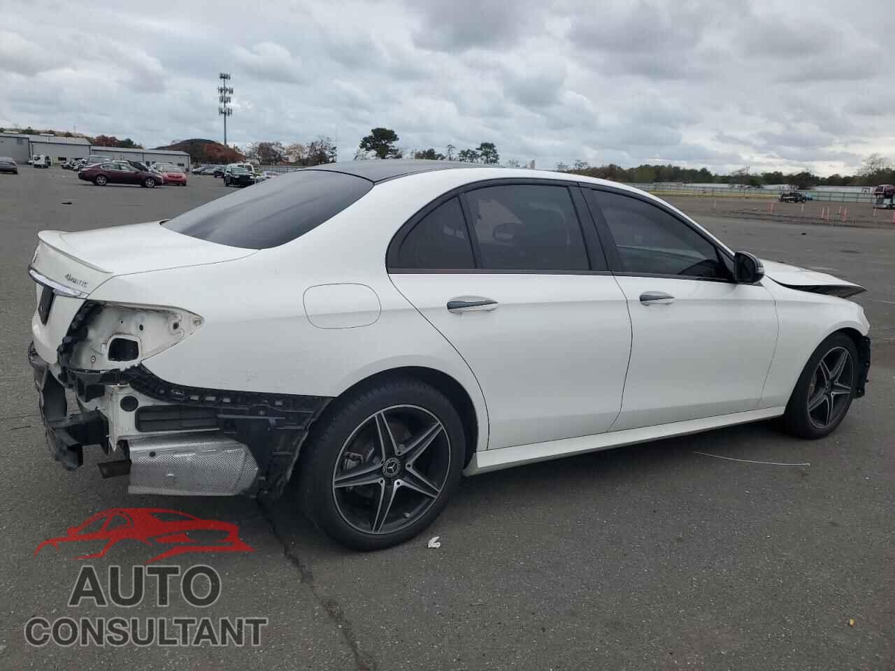 MERCEDES-BENZ E-CLASS 2018 - WDDZF4KB3JA433678