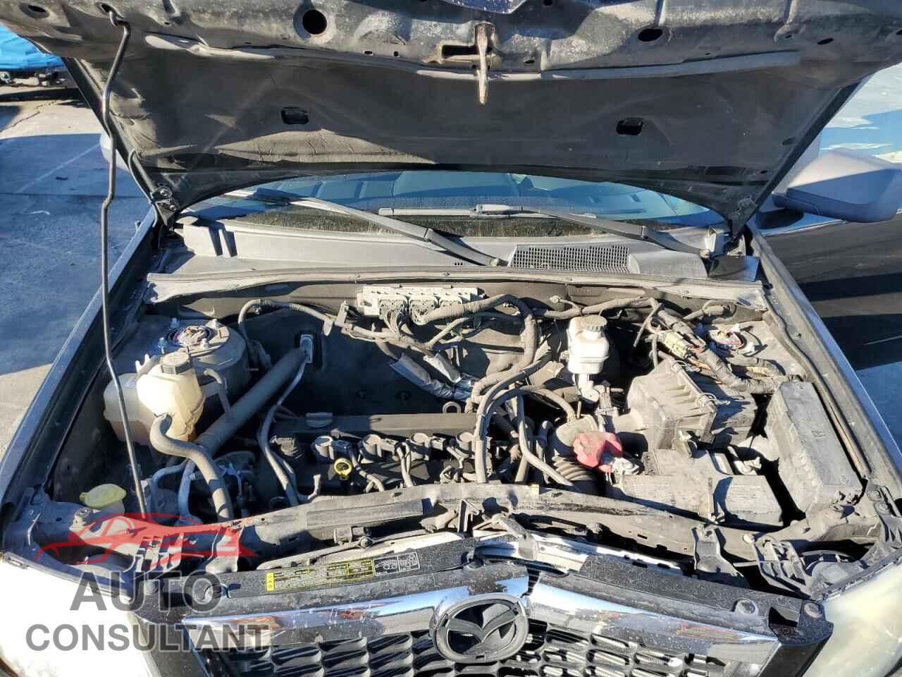 MAZDA TRIBUTE 2010 - 4F2CY0C79AKM02667