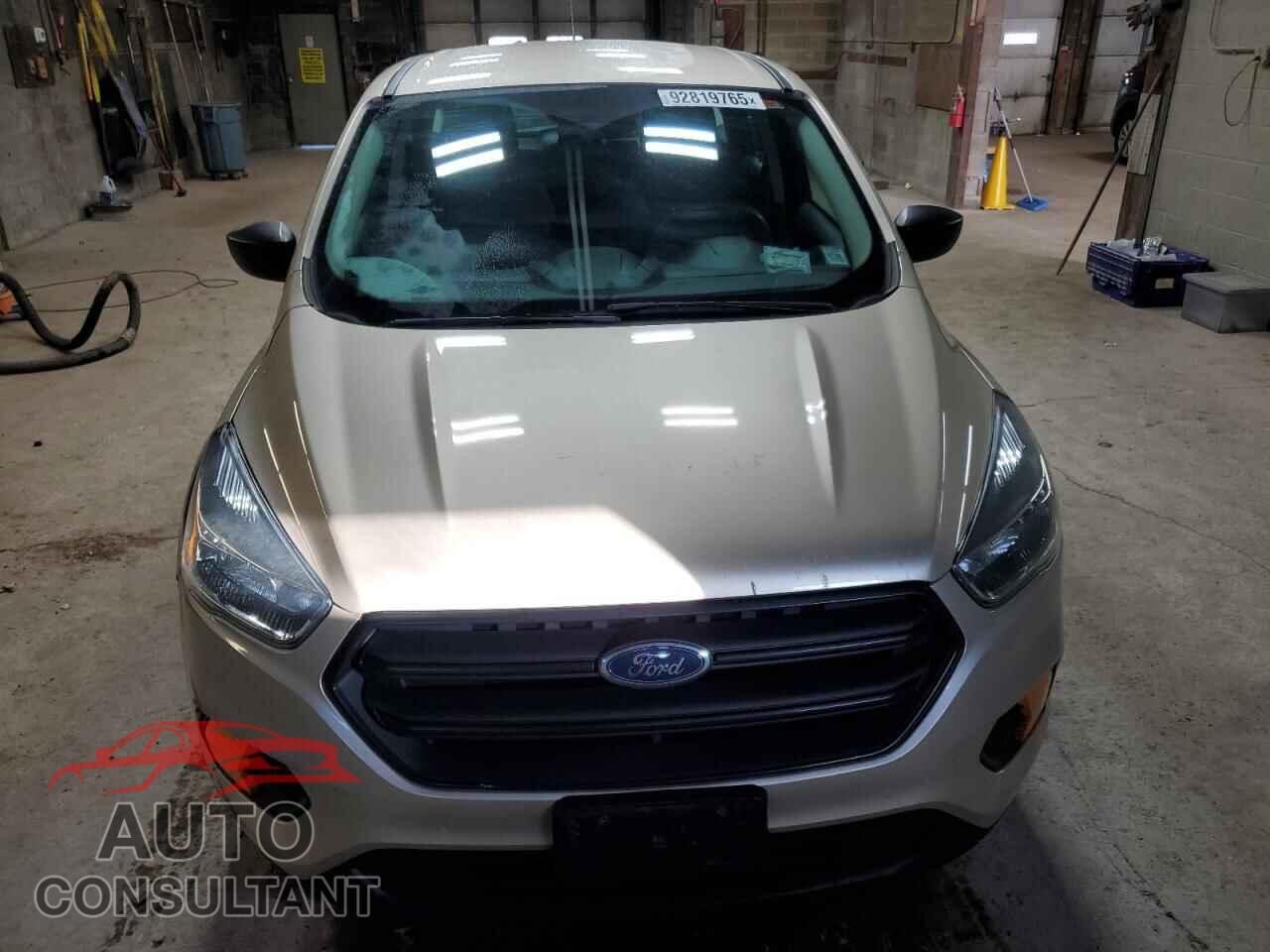 FORD ESCAPE 2017 - 1FMCU0F74HUB39098