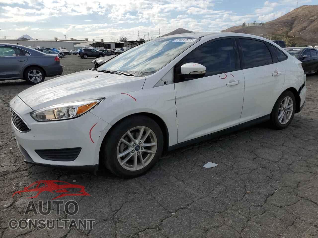 FORD FOCUS 2015 - 1FADP3F20FL300352