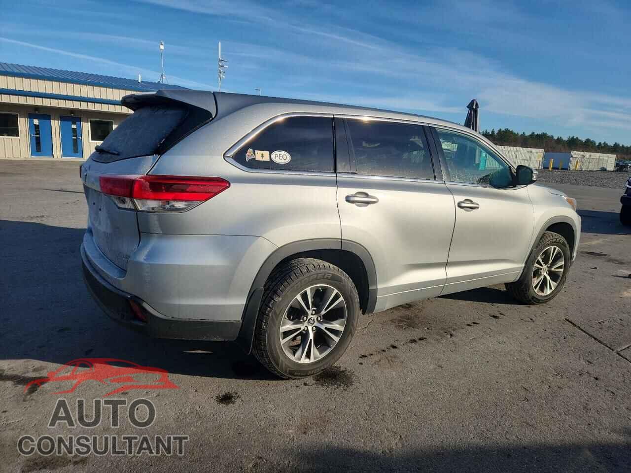 TOYOTA HIGHLANDER 2018 - 5TDBZRFH5JS913576